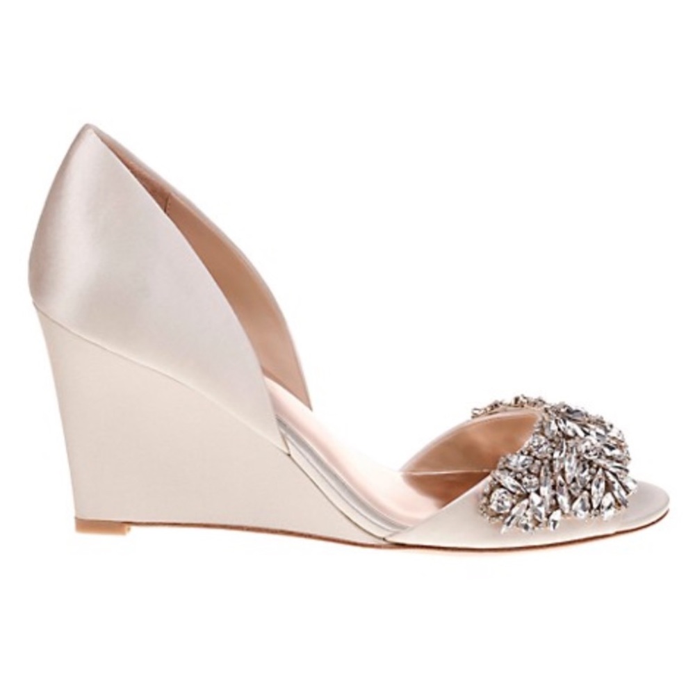 Badgley Mischka | Hardy embellished Ivory wedges